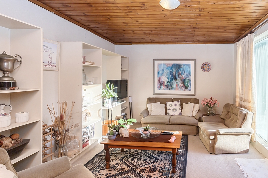 5 Bedroom Property for Sale in Table View Western Cape